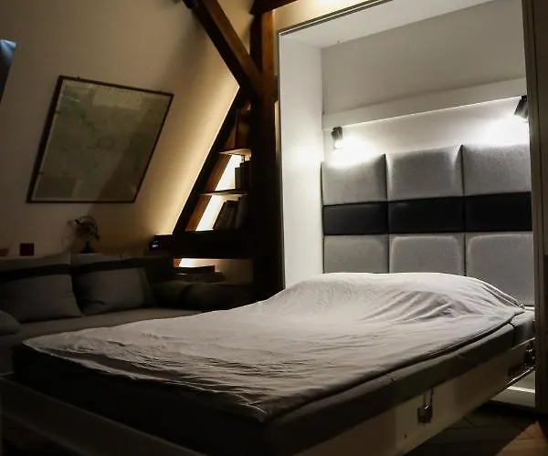 Attic Jezyce Appartement